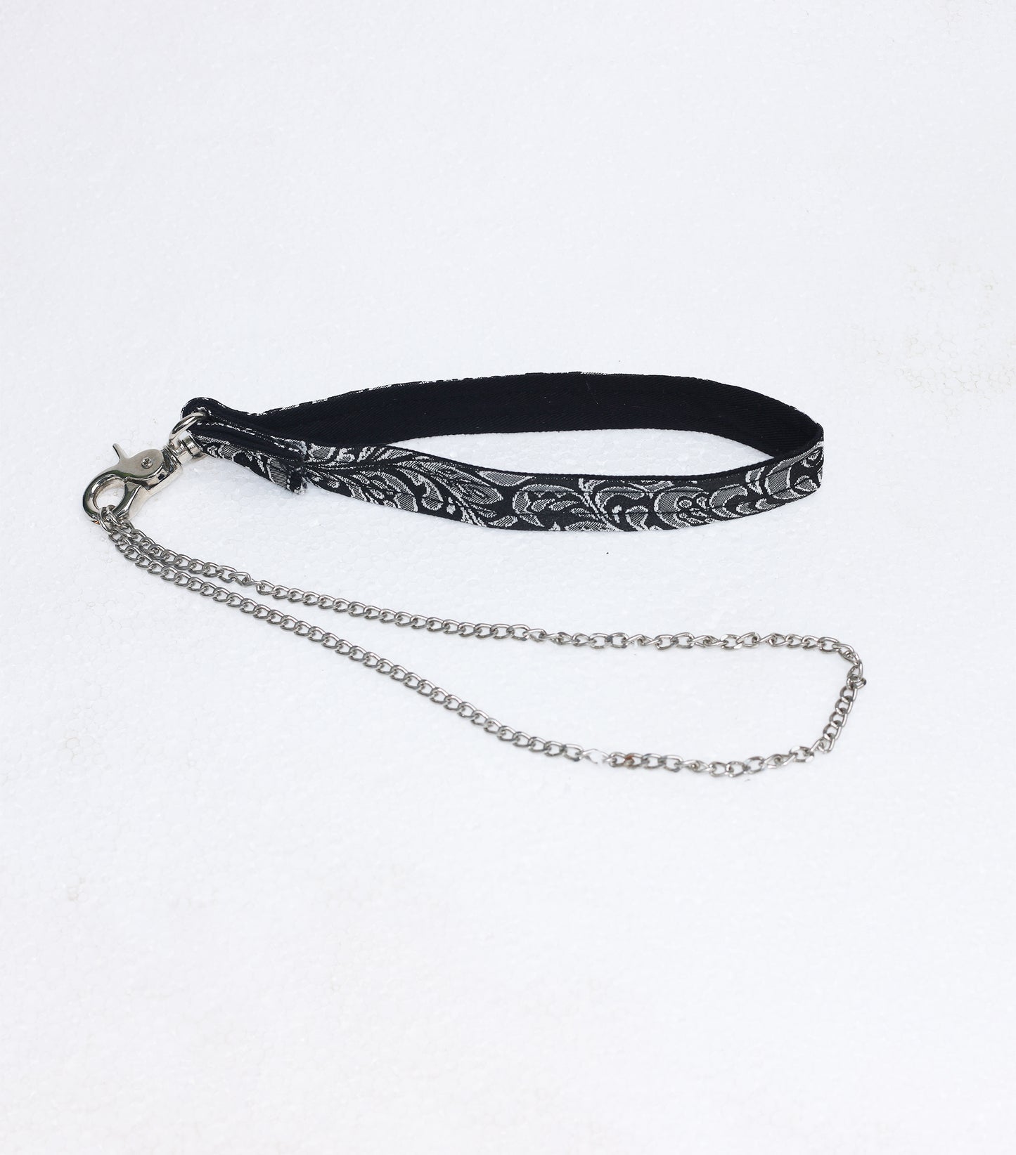 Black Silver Brocade Leash