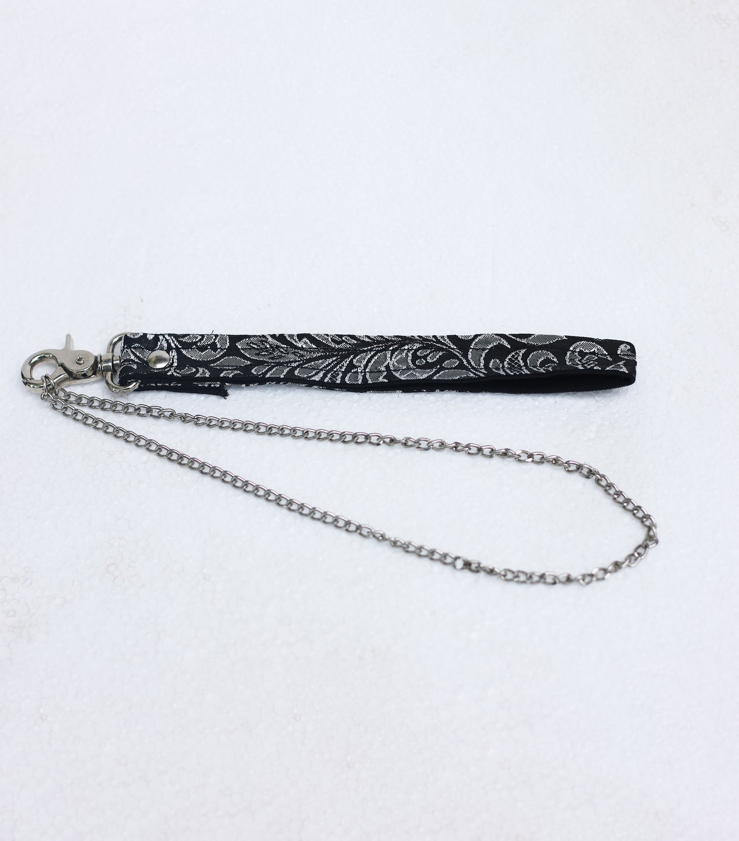 Black Silver Brocade Leash